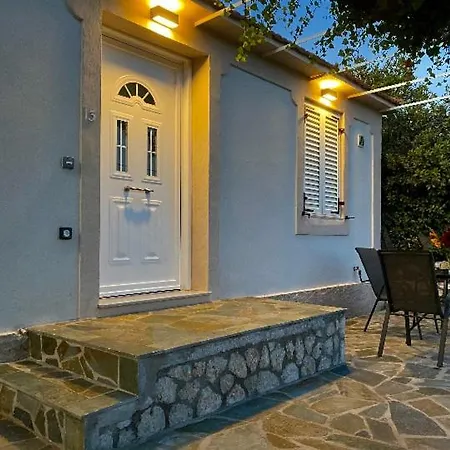 Dina's House 2 *